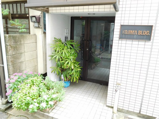 KOJIMA-BLDGのエントランス