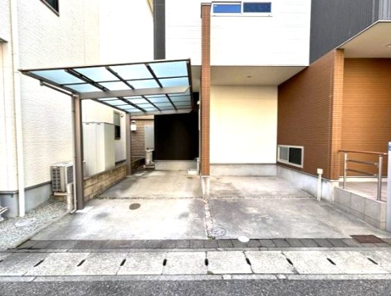 神戸市垂水区山手8丁目の駐車場|駐車スペース並列2台可（車種による）。