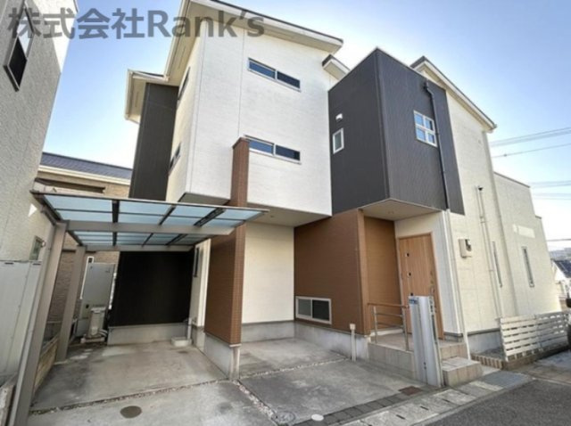 神戸市垂水区山手8丁目の外観|2026年2月リフォーム済のきれいな住まい♪
周辺環境も充実♪全居室二面採光◎収納スペース付き♪