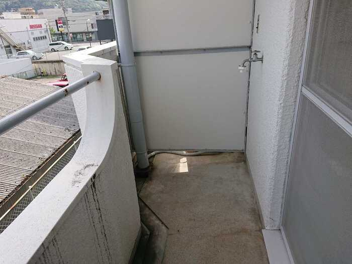 西浦マンションのバルコニー