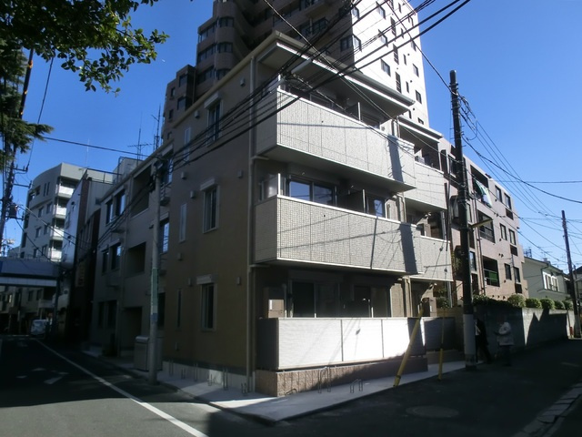 ステラカーサの外観|総タイル張りのオシャレな外観です。