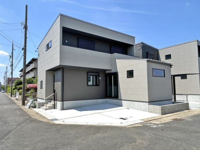 【守山区白山 2号棟】東南角地/長期優良住宅の前面道路含む現地写真|現地（2026.0８上旬）撮影　現況：外構工事中　室内ご覧いただけます！