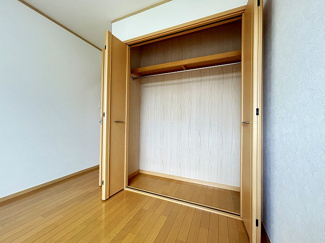 【収納】 | 厚木市下荻野 中古戸建て | 洋室5.3帖②収納部分
