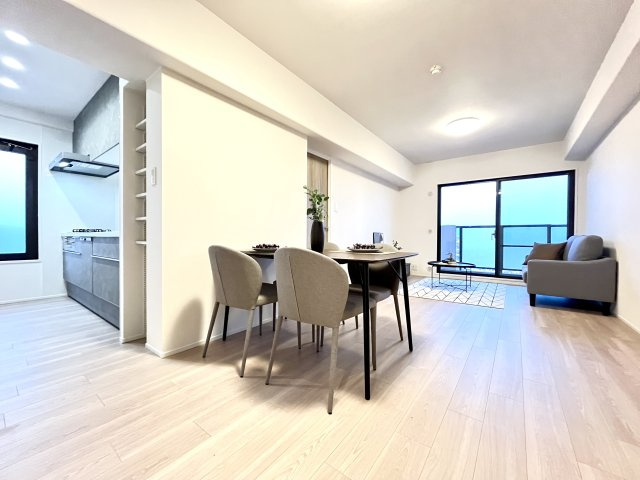 コスモワンダータウンの居間・リビング