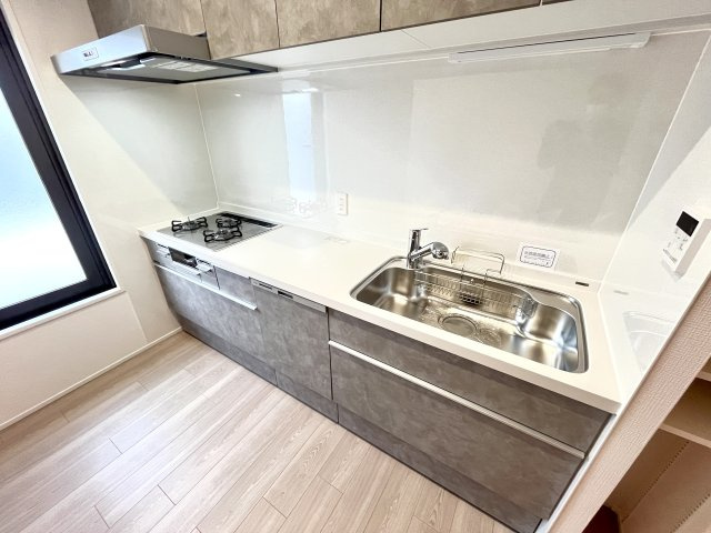 コスモワンダータウンのキッチン|コンパクトなキッチンで掃除もラクラク