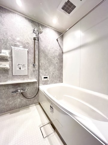 コスモワンダータウンの浴室|コンパクトで使いやすいお風呂です