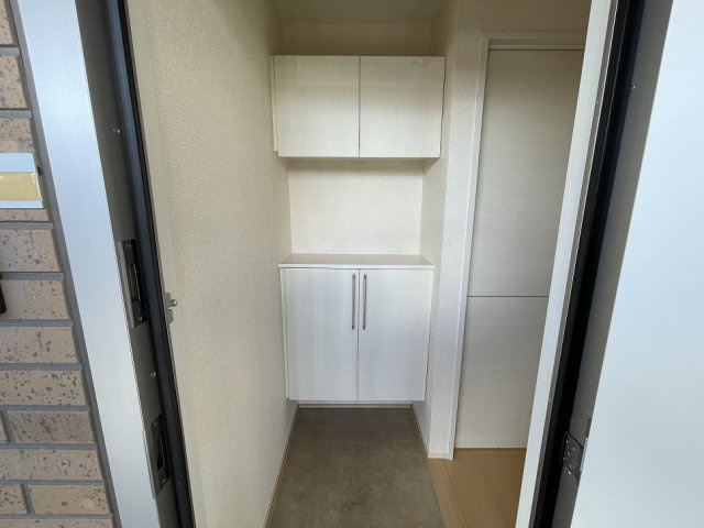 コンフォール・ヴィラ　Ｃ棟の玄関