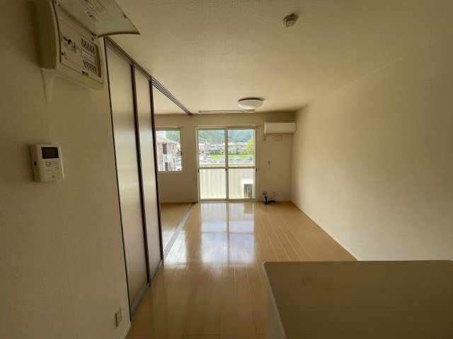 コンフォール・ヴィラ　Ｃ棟の居間・リビング