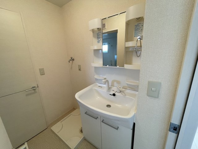 コンフォール・ヴィラ　Ｃ棟の洗面所