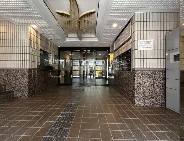 レクセルマンション板橋徳丸のエントランス|現地写真

現地ご見学希望・資料請求などお気軽にお問い合わせ下さい！
03-5990-5201