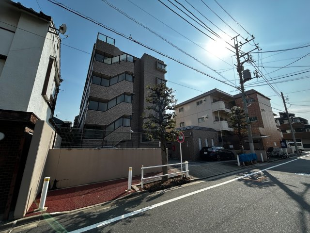 レクセルマンション板橋徳丸の外観|現地写真

現地ご見学希望・資料請求などお気軽にお問い合わせ下さい！
03-5990-5201