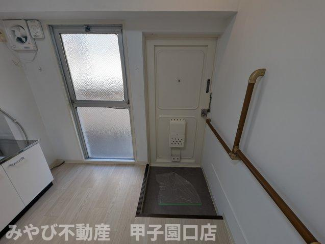 フタミハイツの玄関