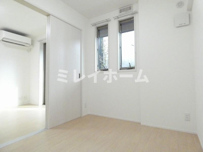 玉南ビルの居間・リビング