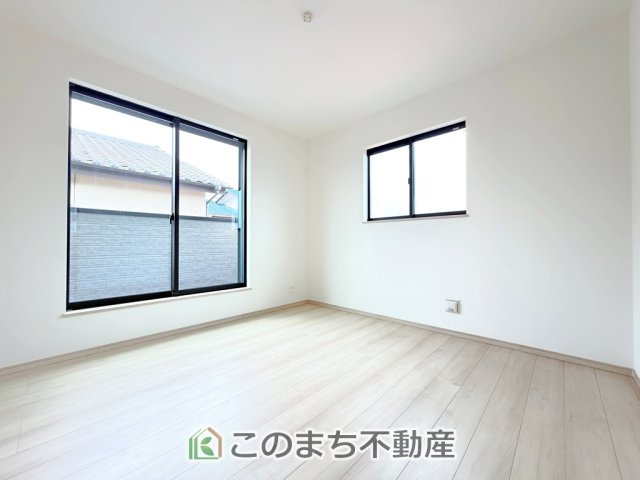 ハートフルタウン宇都宮市双葉2丁目438番の洋室|ウオークインクローゼット付マスターベットルームございます。