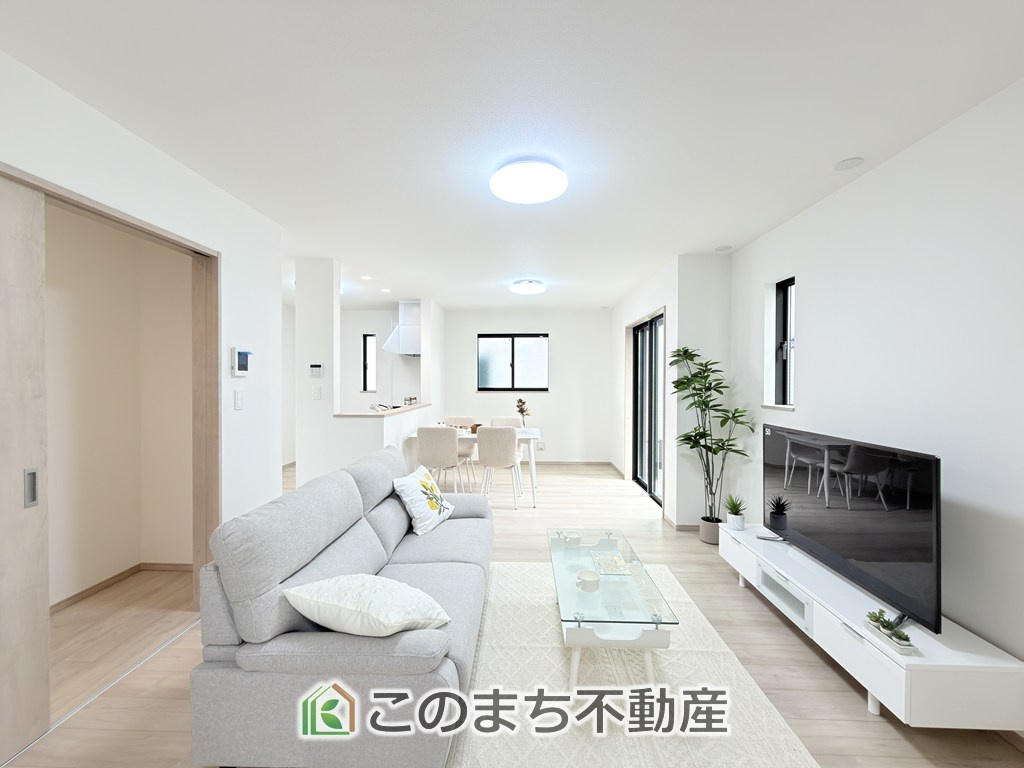 ハートフルタウン宇都宮市双葉2丁目438番の居間・リビング|開放感のある広々としたリビング☆家族みんなでゆったりくつろげます♪