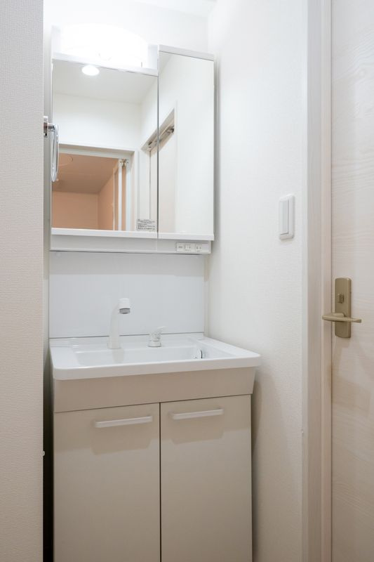 Ｆｒｅｕｄｅｎ　Ｈｅｒｚの独立洗面台