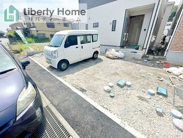 土浦市小松第7　新築戸建　2号棟の駐車場