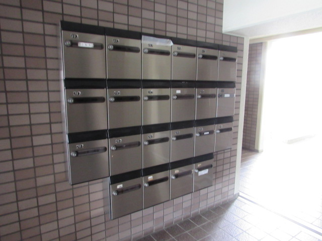 フローラル良元のエントランス