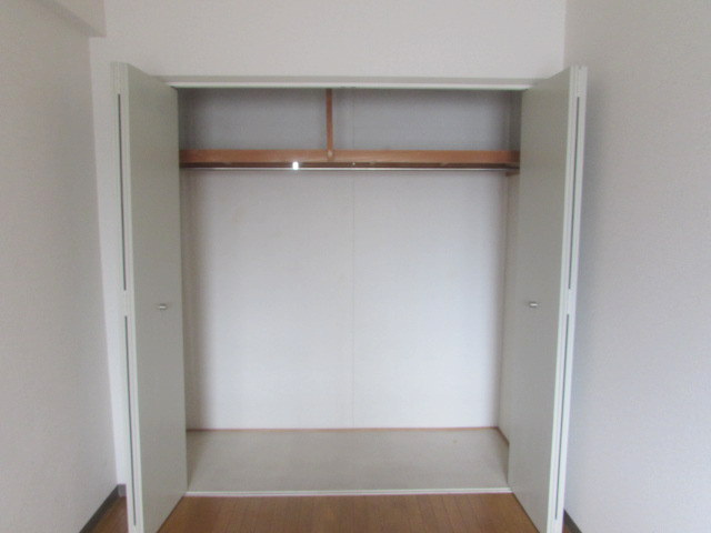 フローラル良元の収納|※同建物の類似写真となります。