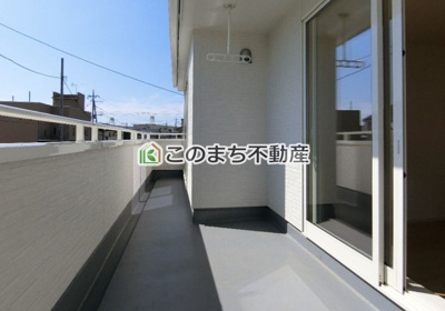 【バルコニー】 |  LiveleGarden.S第2古河諸川　1号棟 | 同社施工物件写真。※建具やフローリング、その他仕様が異なる場合がございます。
