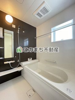 【浴室】 |  LiveleGarden.S第2古河諸川　1号棟 | 同社施工物件写真。※建具やフローリング、その他仕様が異なる場合がございます。