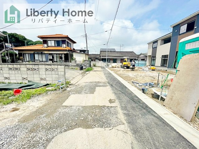 土浦市小松第7　新築戸建　3号棟の前面道路含む現地写真