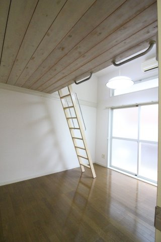 アクシス豊田の居間・リビング