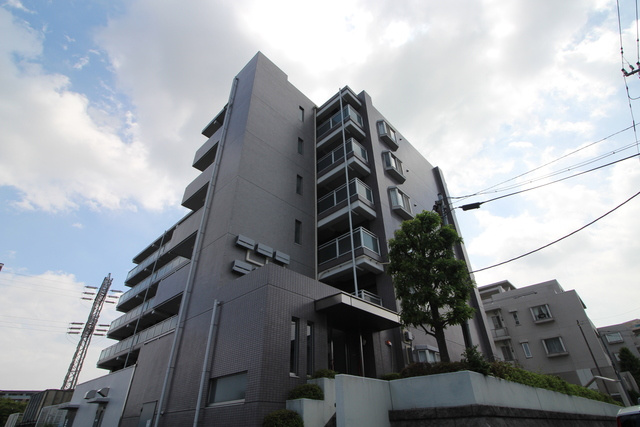 ファミール江田