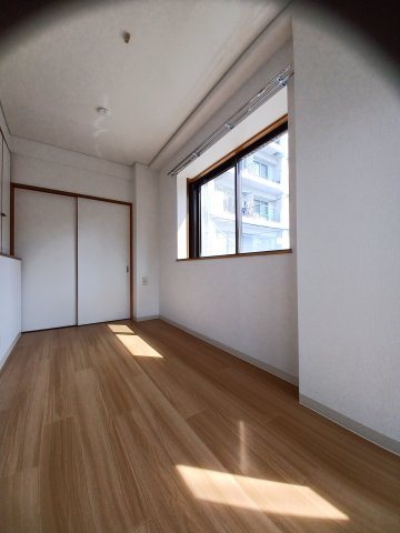 幸楽ビルの洋室