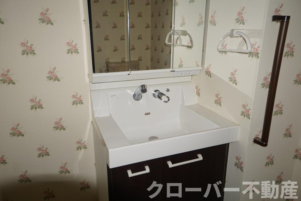 クレスト中府の洗面所