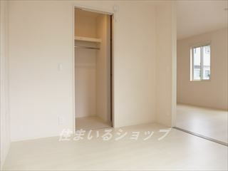 広島市安佐北区三入２丁目のアパートの寝室