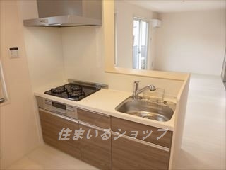 広島市安佐北区三入２丁目のアパートのキッチン|３口ガスコンロ・グリル付き
