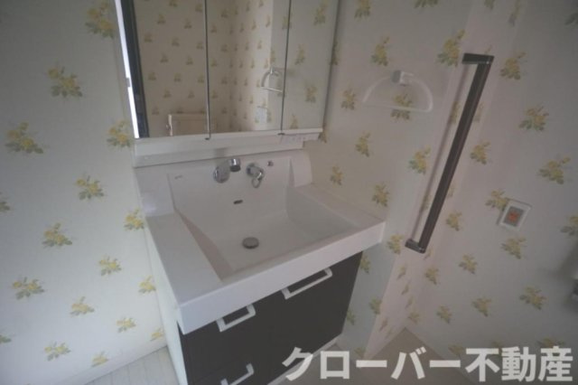 クレスト中府の洗面所