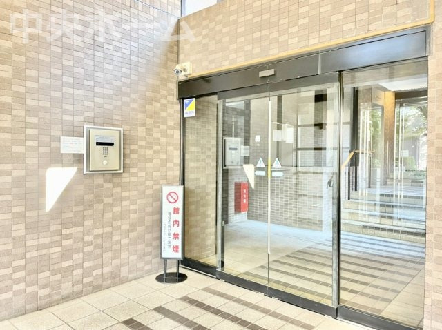 コスモプレイス亀戸の防犯設備|【オートロック】オートロックシステムでセキュリティ充実。当たり前ですが、安全で安心して暮らすのって大事ですよね。お探しのご条件でオートロック付きの物件を探す方も多いですがやはりセキュリティは大事です。
