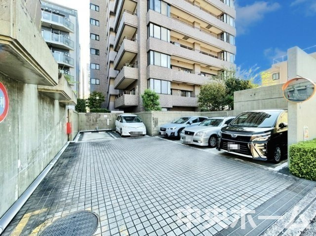 コスモプレイス亀戸の駐車場|【敷地内駐車場】最新の空き状況や費用などの詳細は担当スタッフまでお問い合わせください。