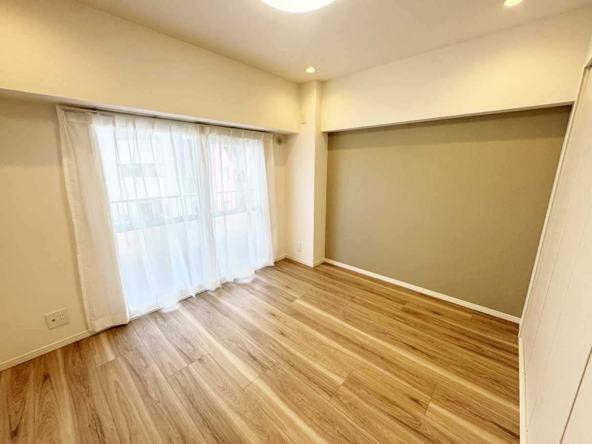 中銀三鷹マンシオンの洋室|明るい洋室です
