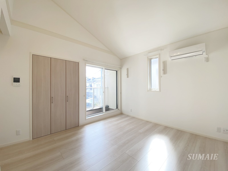 Park Maison 宮町 Eastの居間・リビング|天井高く解放感あるお部屋☆