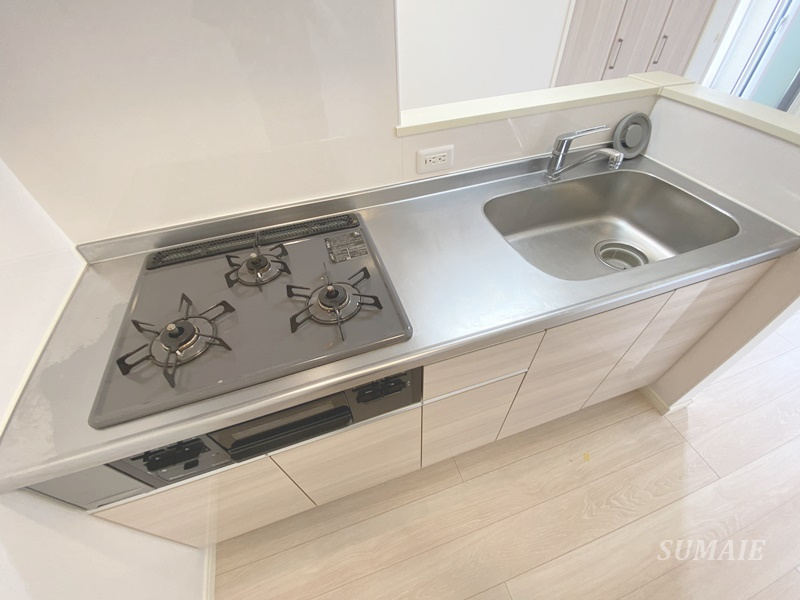 Park Maison 宮町 Eastのキッチン|グリル付き3口コンロ設置☆