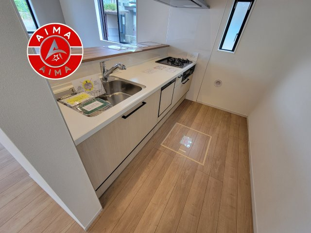 福岡市東区香住ヶ丘４丁目第2-1棟（1号棟）　の内観：施工例|ご家族を近くに感じられる対面キッチンのLDK。会話もはずみそうですね。