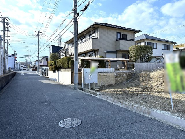 神戸市西区持子１丁目新築戸建の前面道路含む現地写真