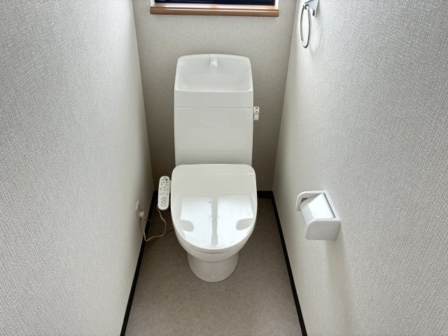 丸亀市垂水町　リフォーム戸建のトイレ