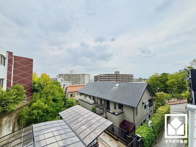 甲陽マンションの展望|六甲山のふもとに広がる穏やかな住宅地です。四季折々の自然を身近に感じながら、落ち着いた雰囲気の中でゆとりある毎日をお過ごしいただけます。
