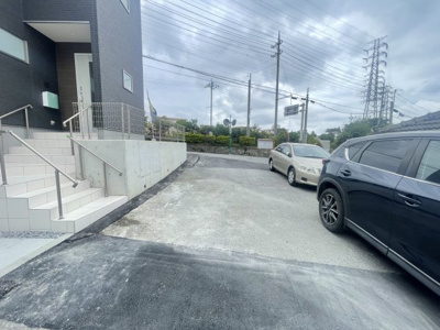 【前面道路含む現地写真】 | 北中城村瑞慶覧（全2棟）ラスト1号棟 | ※北西側6.15m村道♪