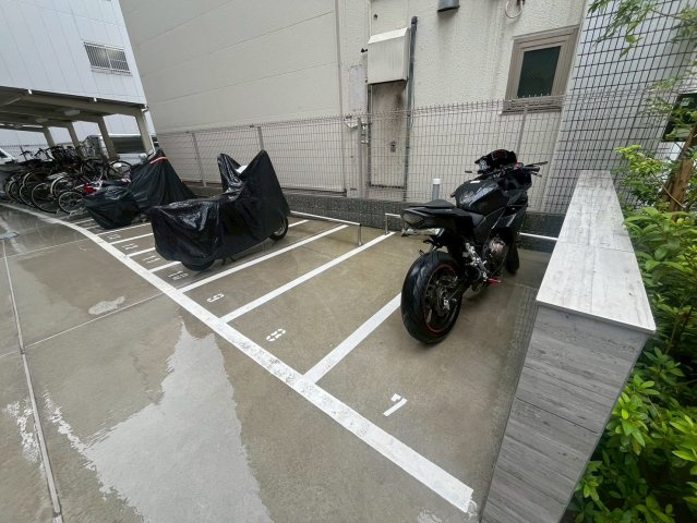 WORVE大阪本町の駐車場