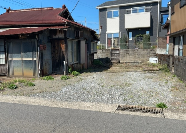 【外観】 | 物件の詳細については、現地を見てわかること以外に、役所や法務局などで調べないとわからないことがあります。そのため、現地に行く場合は、もしこの物件を買ったらどのような生活ができるかをイメージしましょう。