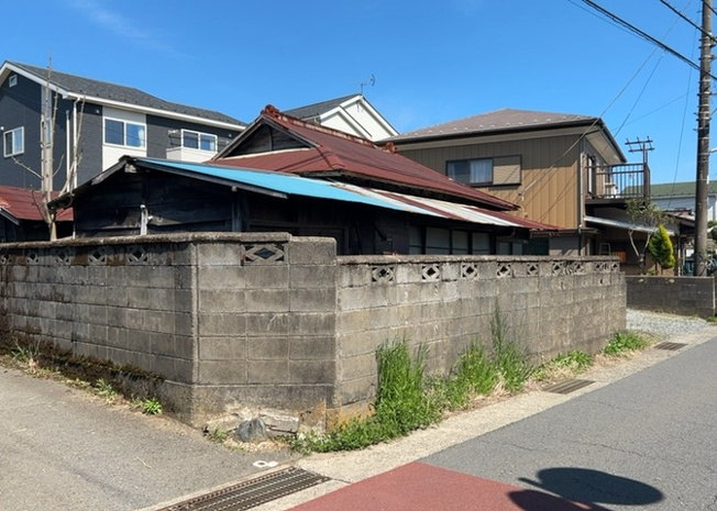 【外観】 | 人が暮らすうえで日光は大切な要素となります。日当たりの良さは譲れないポイントですね。併せて近くに大きな建築物の建築予定がないか、あるいはそれが可能な土地が近くにないか事前に確認することもお勧めします。