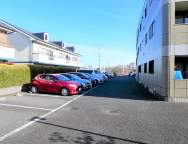 イーストリッチの駐車場