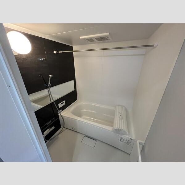 Garage Villa Shivers Aの浴室