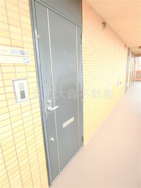 ソレイユ西蒲田の玄関