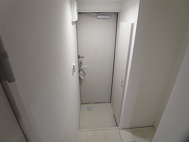 神戸市兵庫区駅南通３丁目の賃貸マンションの玄関|シューズボックス付き